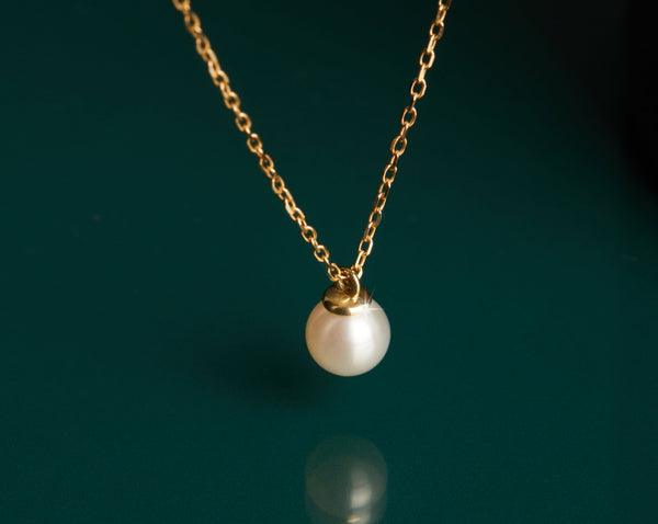 Simple Pearl Necklace