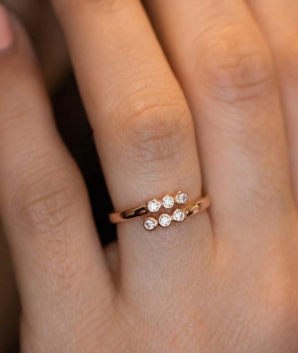 Golden Cluster Ring
