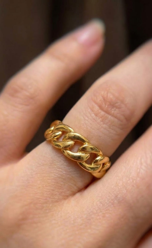 Golden Link Ring